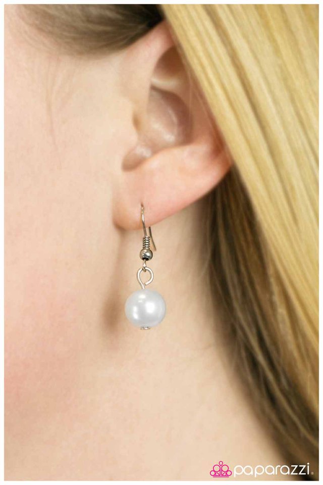 Paparazzi ♥ Ripple of Excitement - White ♥ Necklace