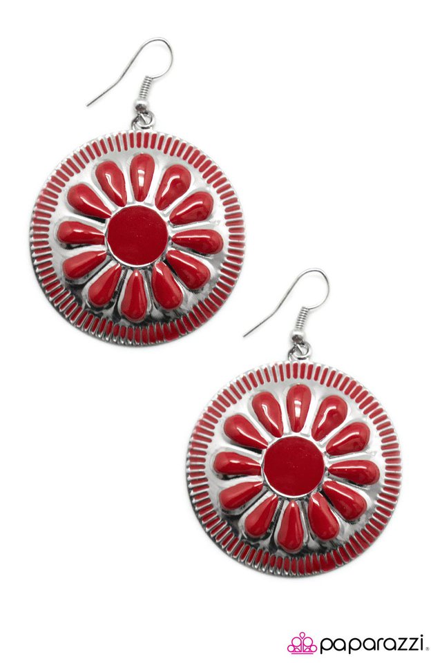 Paparazzi ♥ Make It Shine - Red ♥ Earrings