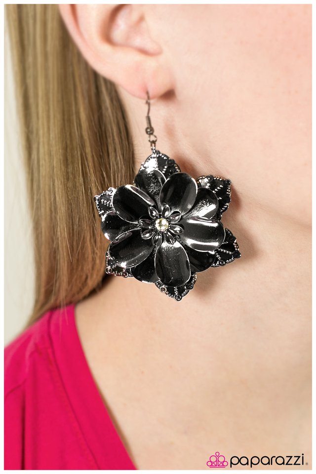 took-me-by-surprise-black-p5wh-bkxx-047xx