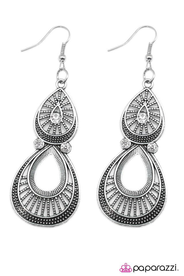 Paparazzi ♥ The House of Mirth - White ♥ Earrings