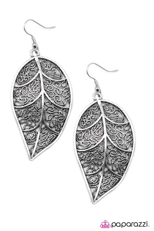 Paparazzi ♥ LEAF It To Me - Silver ♥ Earrings