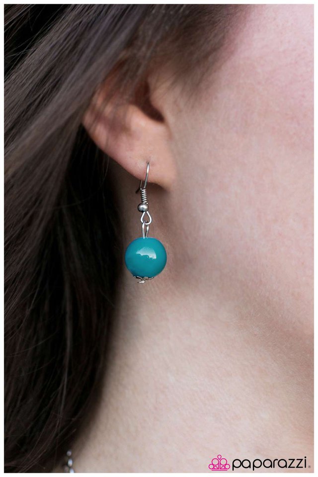 Paparazzi ♥ Betwixt - Blue ♥ Necklace