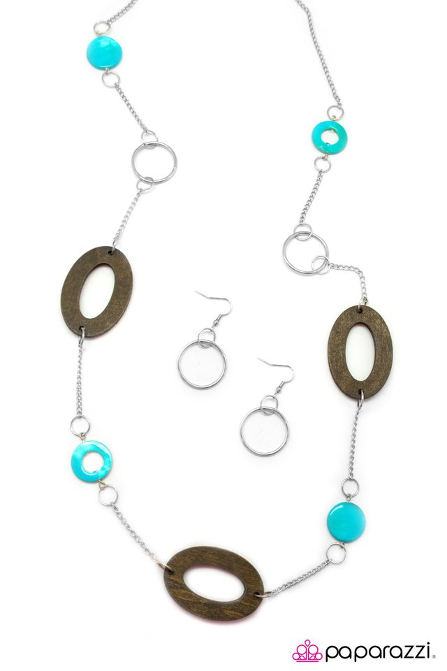 Paparazzi ♥ See the Distinction? - Blue ♥ Necklace