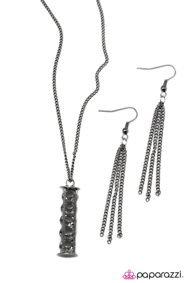 Paparazzi ♥ Awestruck - Black ♥ Necklace