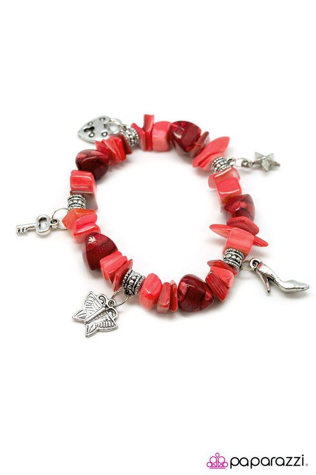 Paparazzi ♥ Caribbean Queen - Red ♥ Bracelet