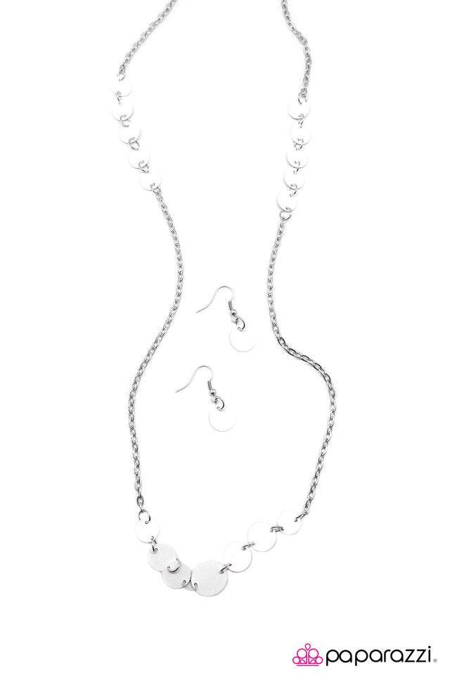 Paparazzi ♥ Night At The Disco - White ♥ Necklace