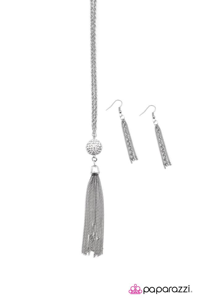 Paparazzi ♥ New Years Eve - White ♥ Necklace