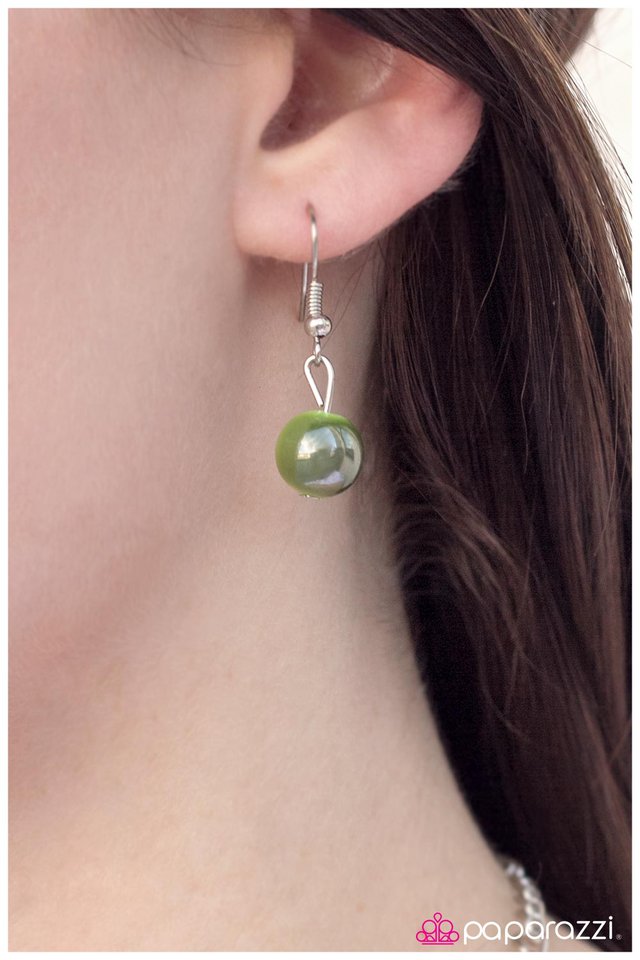 Paparazzi ♥ Right On Time - Green ♥ Necklace