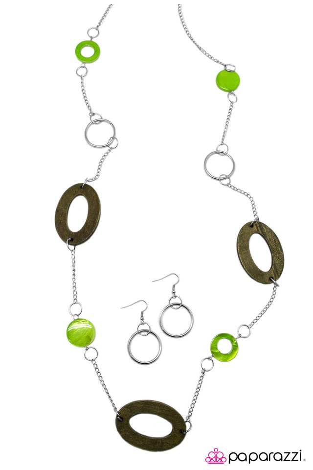 Paparazzi ♥ See the Distinction? - Green ♥ Necklace