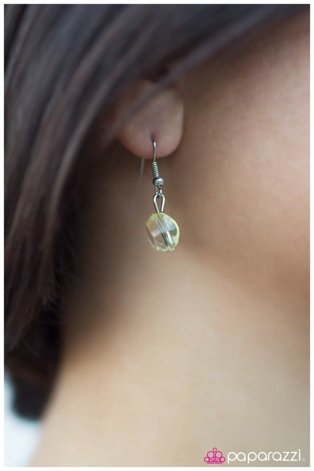 Paparazzi ♥ The Flowers are Blooming - Yellow ♥ Necklace