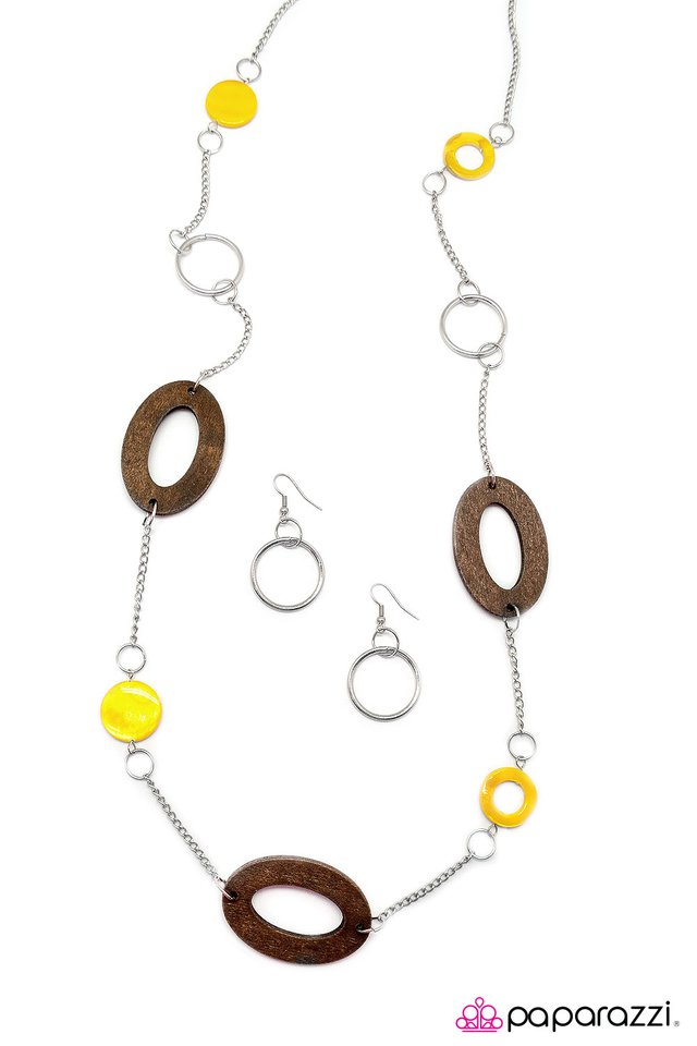 Paparazzi ♥ See the Distinction? - Yellow ♥ Necklace