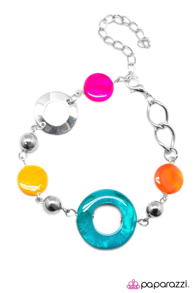 Paparazzi ♥ Coast to Coast - Multi ♥ Bracelet