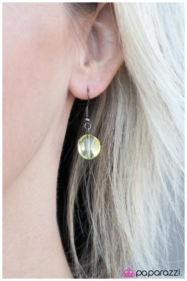 Paparazzi ♥ Home for the Holidays - Yellow ♥ Necklace