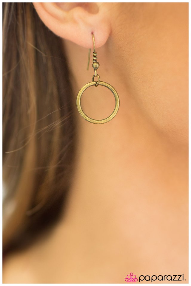 Paparazzi ♥ Neat as New - Brass ♥ Necklace