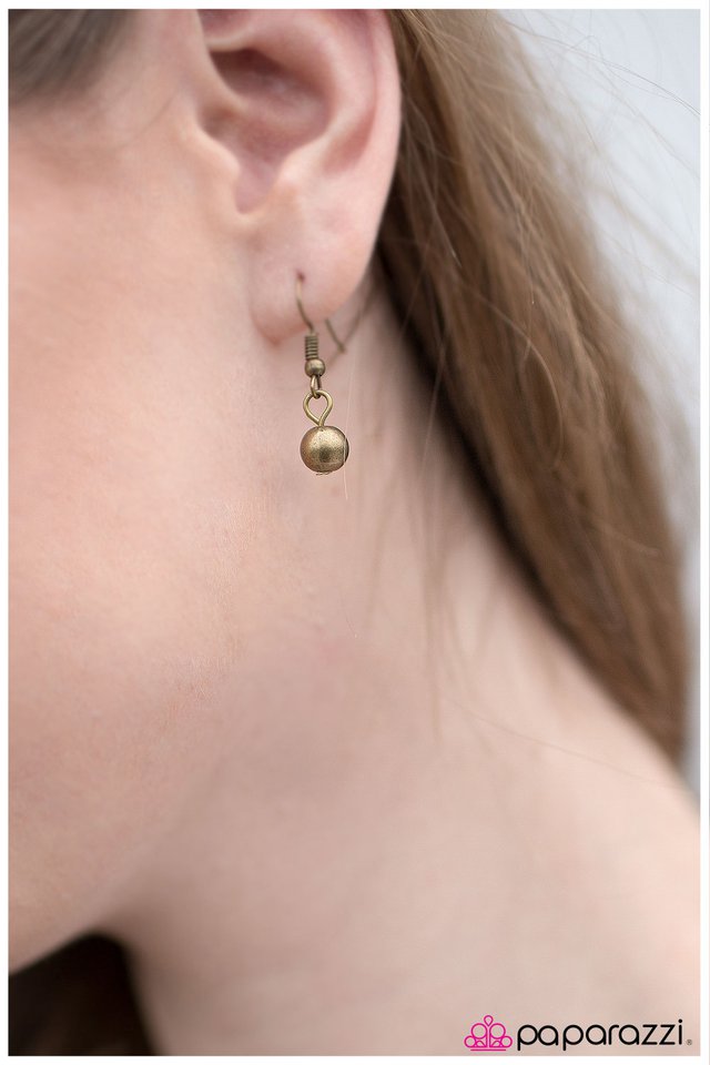 Paparazzi ♥ Surprise! - Brass ♥ Necklace