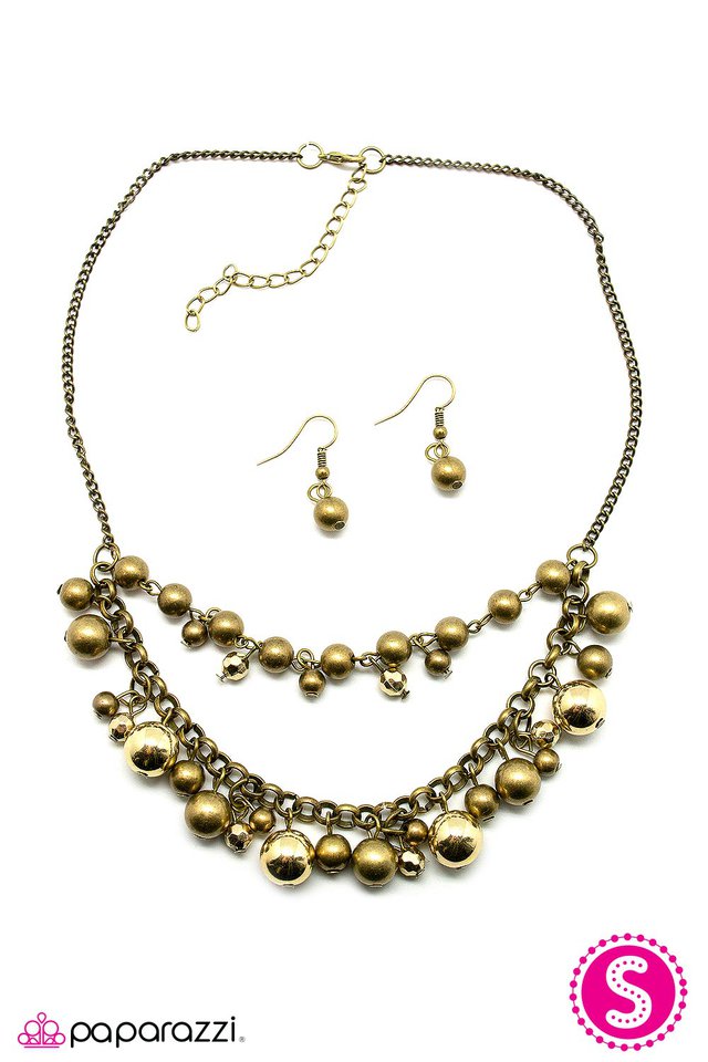 Paparazzi ♥ Surprise! - Brass ♥ Necklace
