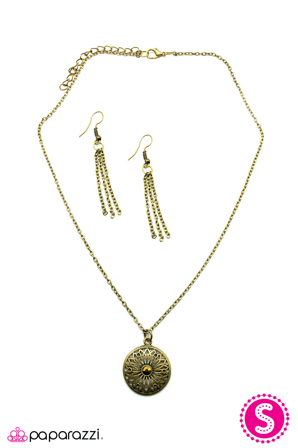 Paparazzi ♥ A Pretty Sight - Brass ♥  Necklace
