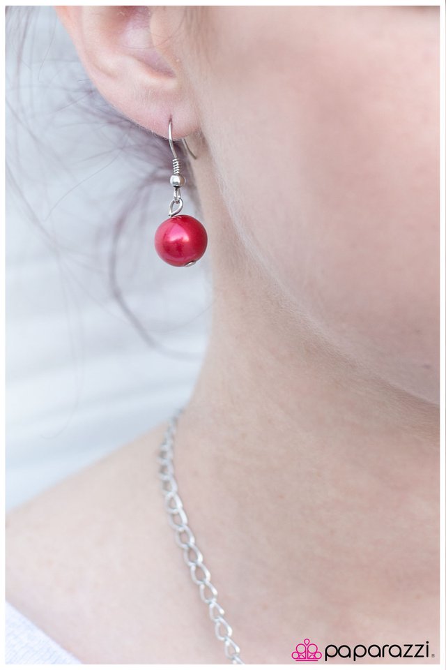 Paparazzi ♥ Pebble Pinnacle - Red ♥ Necklace