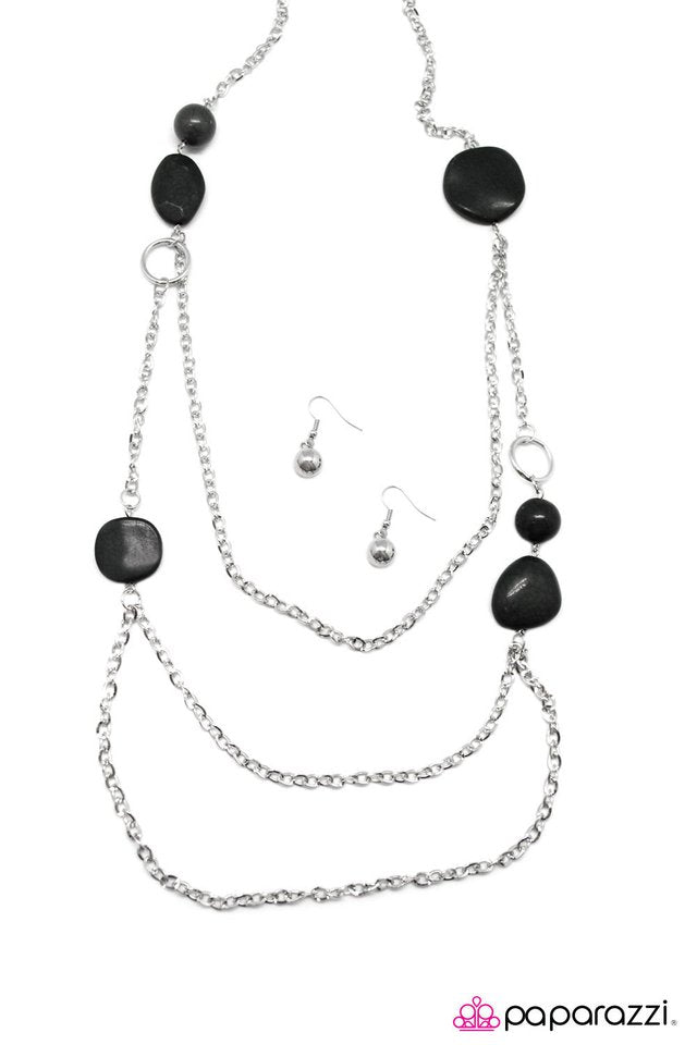 Paparazzi ♥ Off Your Rocker - Black ♥ Necklace