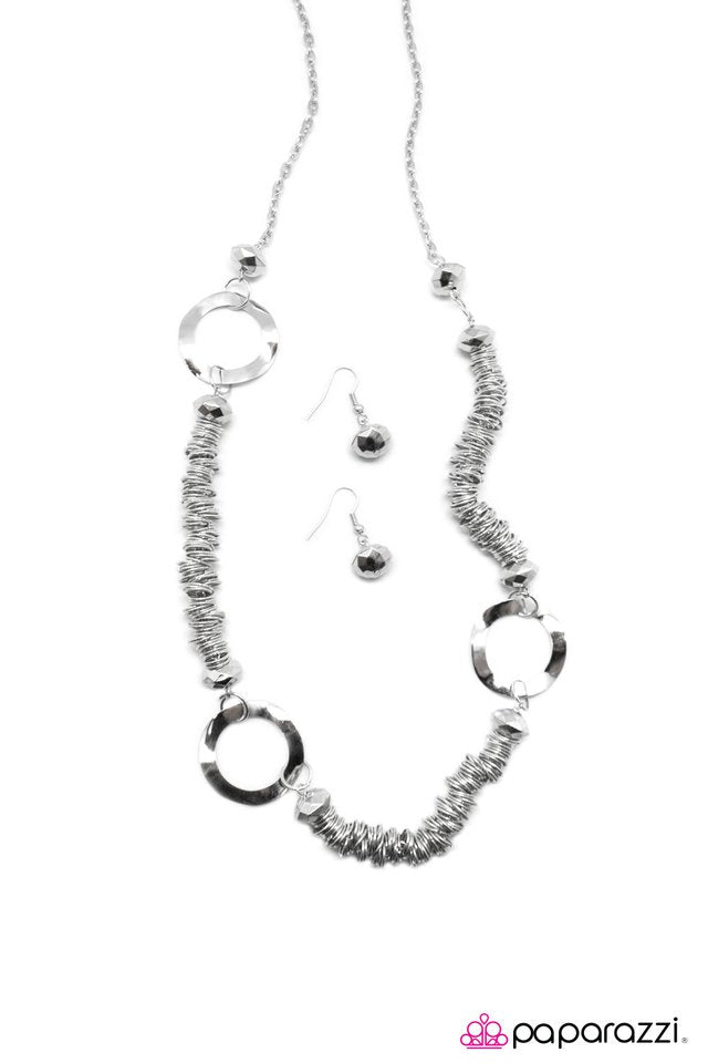 Paparazzi ♥ In It to Win It - Silver ♥ Necklace