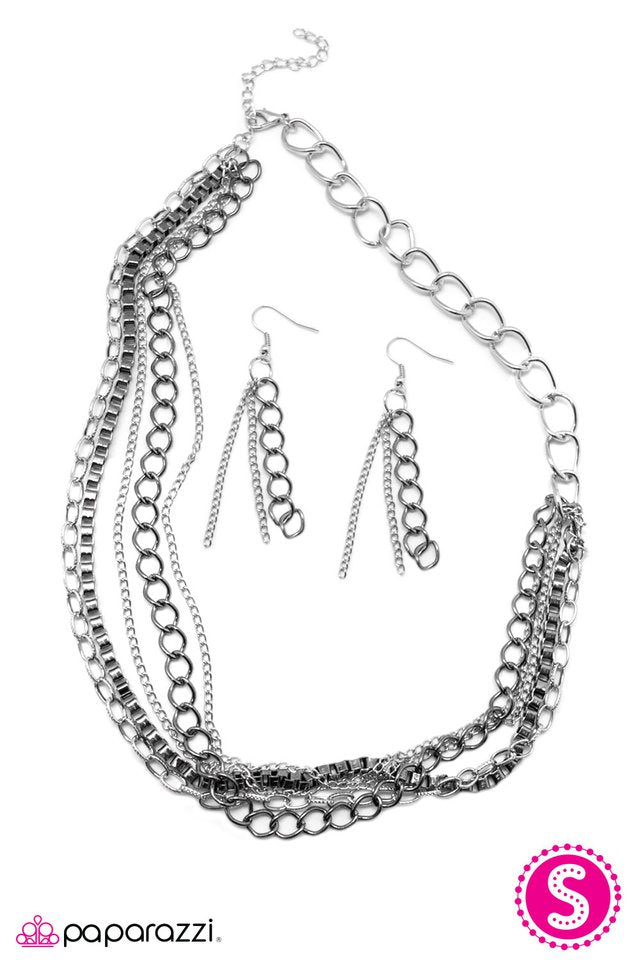 Paparazzi ♥ Thinking Outside of the BOX CHAIN - Silver ♥ Necklace