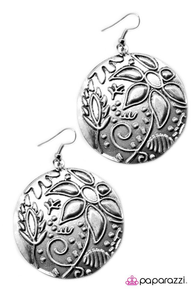 Paparazzi ♥ So Serene - Silver ♥ Earrings