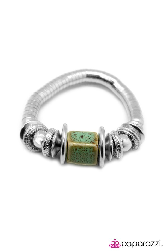 Paparazzi ♥ Around The Block - Green ♥ Bracelet