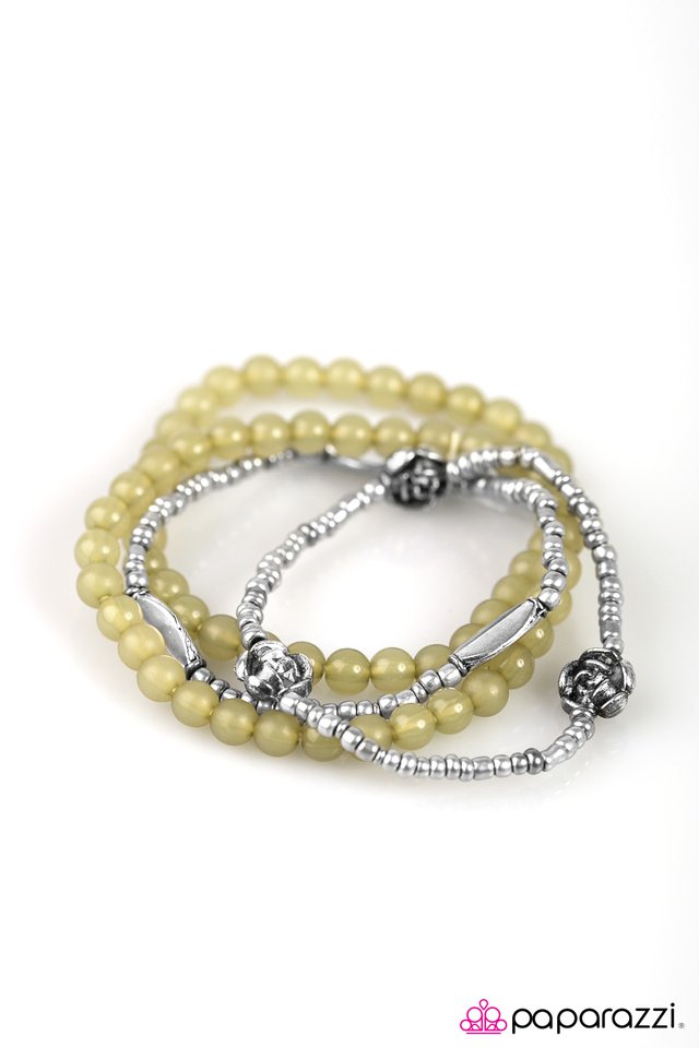 Paparazzi ♥ Playing It Cool - Green ♥ Bracelet