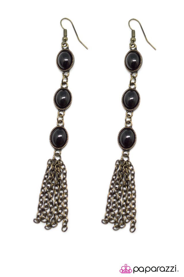 Paparazzi ♥ A Noble Cause 2 - Black ♥ Earrings