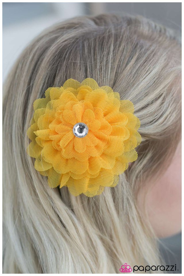 and-jill-came-tumbling-after-yellow-p7ca-ywxx-025xx