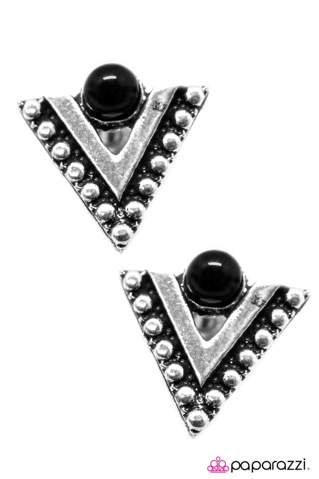 Paparazzi ♥ Aztec Empire 2 - Black ♥ Post Earrings
