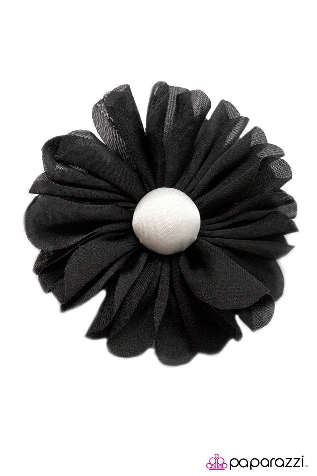 Paparazzi ♥ Uptown Girl - Black ♥ Hair Clip