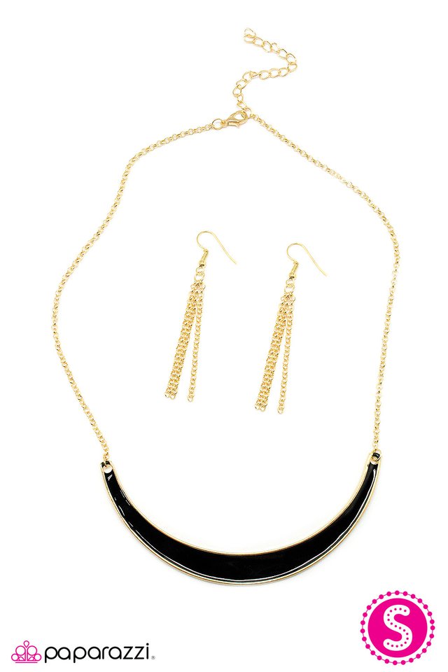 Paparazzi ♥ Take The Bull By The Horns - Gold ♥ Necklace