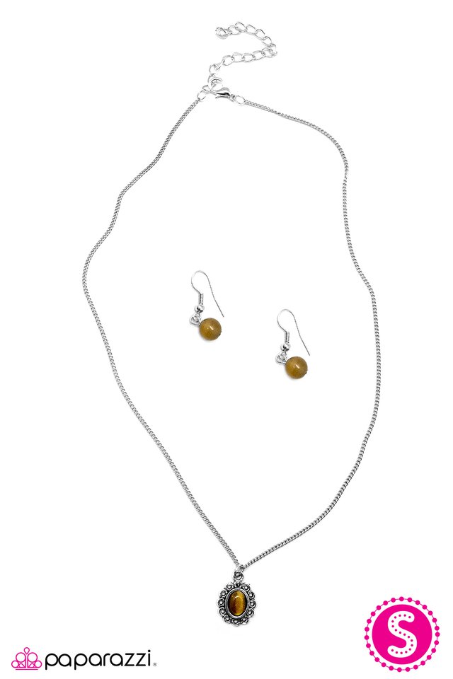 Paparazzi ♥ Modest Of Them All - Brown ♥ Necklace