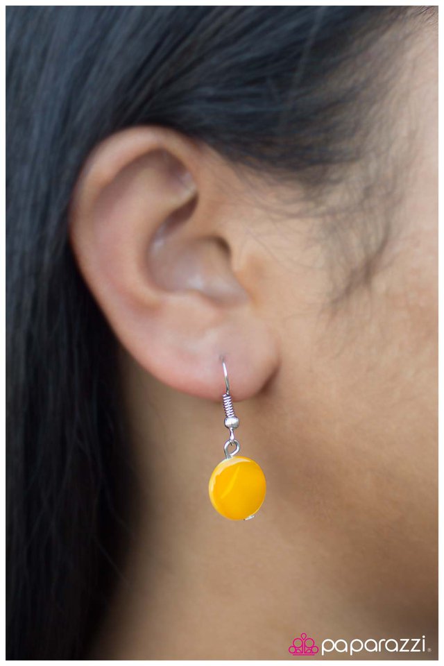 Paparazzi ♥ Happy-Go-Lucky - Yellow ♥ Necklace