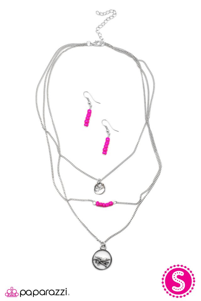 Paparazzi ♥ Rockin Robin - Pink ♥ Necklace