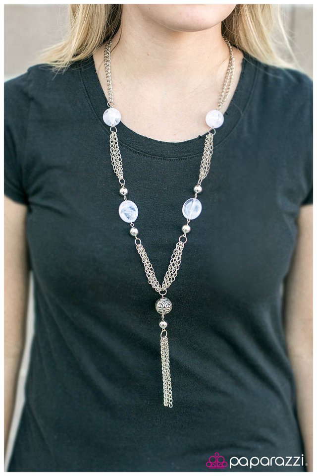 making-the-rounds-white-p2tr-wtxx-032xx