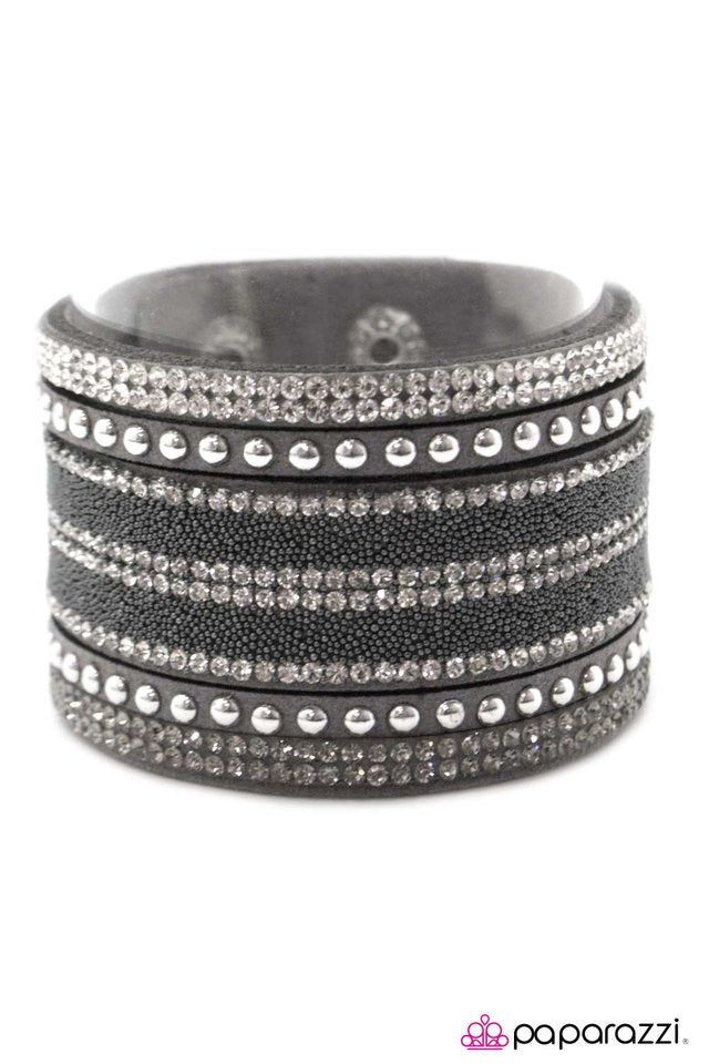 Paparazzi ♥ GLITZ Trip - Silver ♥ Bracelet