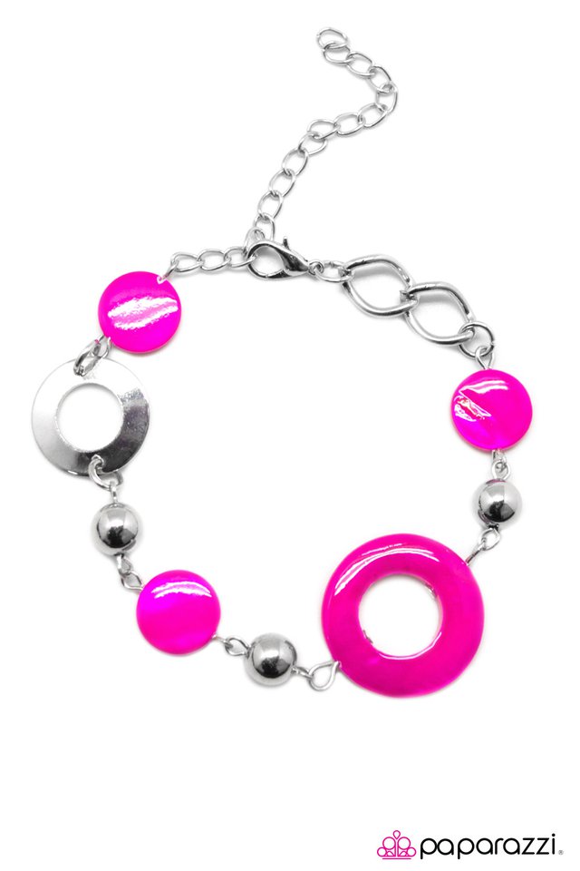 Paparazzi ♥ Coast to Coast - Pink ♥ Bracelet