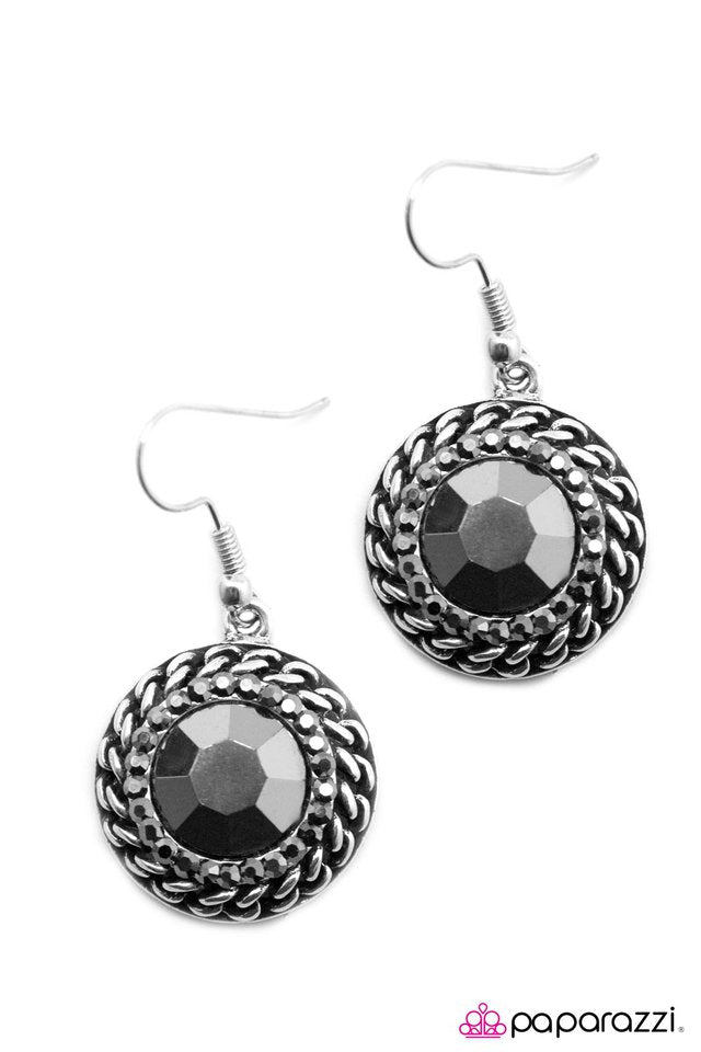 Paparazzi ♥ Free Reign - Silver ♥ Earrings