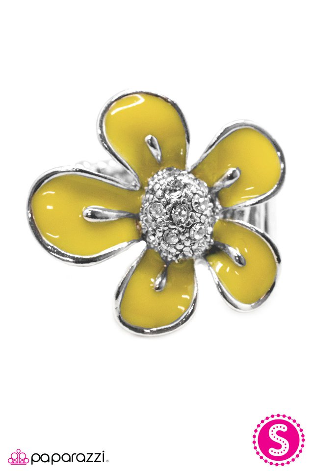 Paparazzi ♥ It Must Be Spring - Yellow ♥ Ring