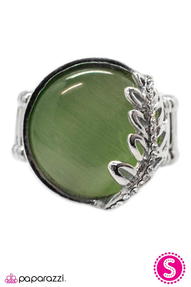Paparazzi ♥ Under The Harvest Moon - Green ♥ Ring