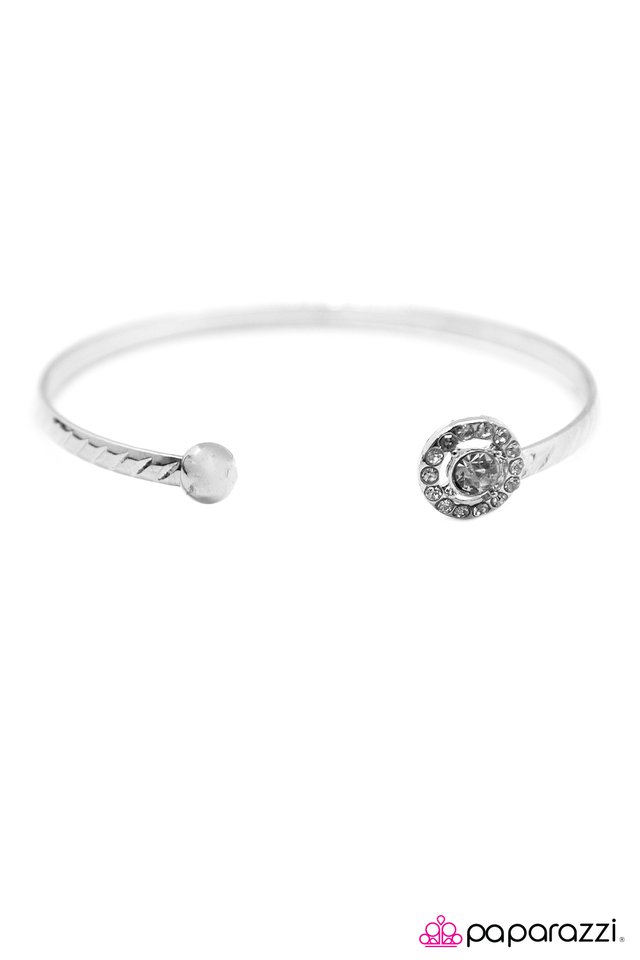 Paparazzi ♥ Its The Small Things - White ♥ Bracelet