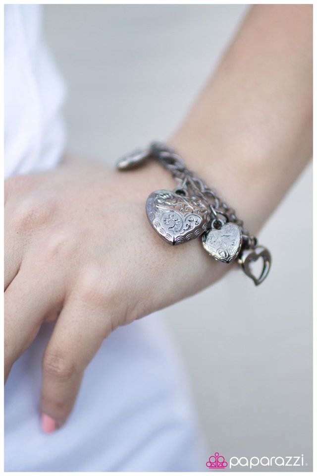 hard-not-to-love-p9wh-bkxx-050xx