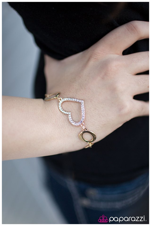 wearing-my-heart-on-my-sleeve-gold-p9wh-gdxx-024xx